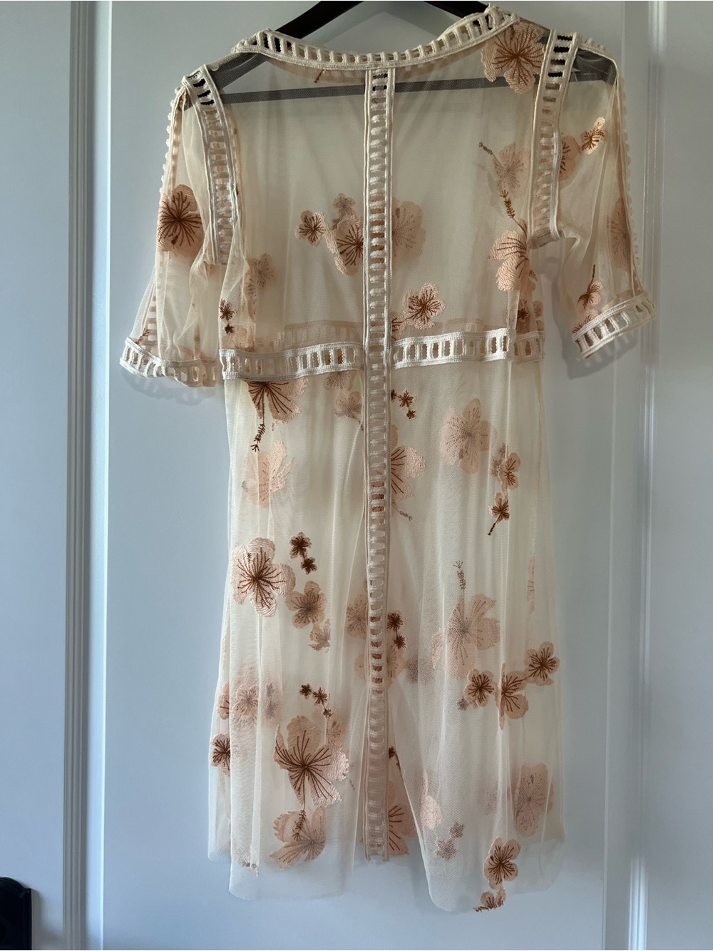 Tobi Sheer Floral Embroidered Mesh Tulle Lace Overlay Dress Peach / Nude Small - Picture 2 of 9